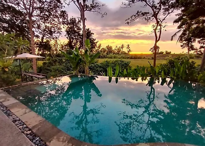 Uma Manyar Sunset *