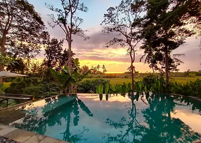 Uma Manyar Sunset ウブド